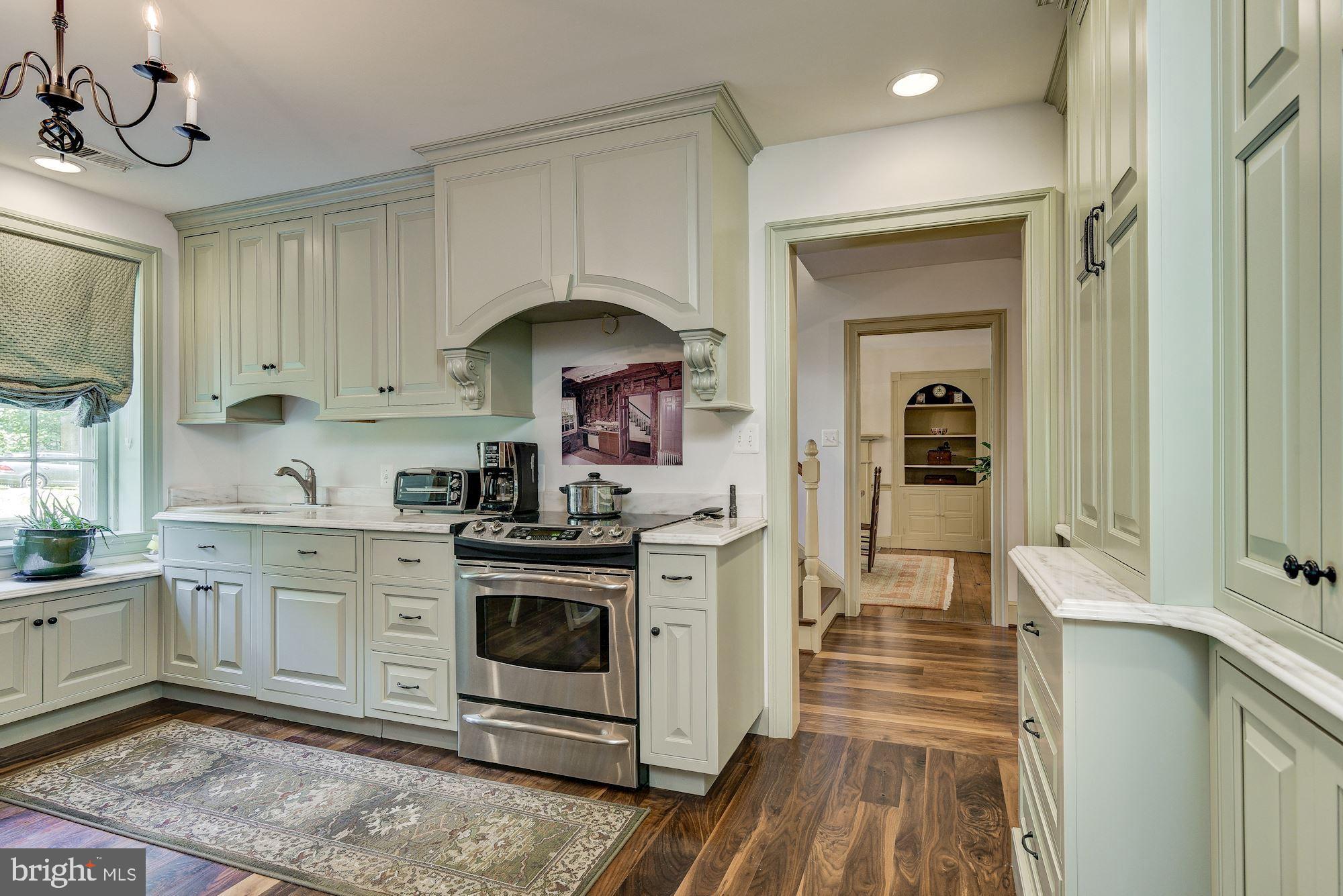 DELLABROOKE FOREST - Residential