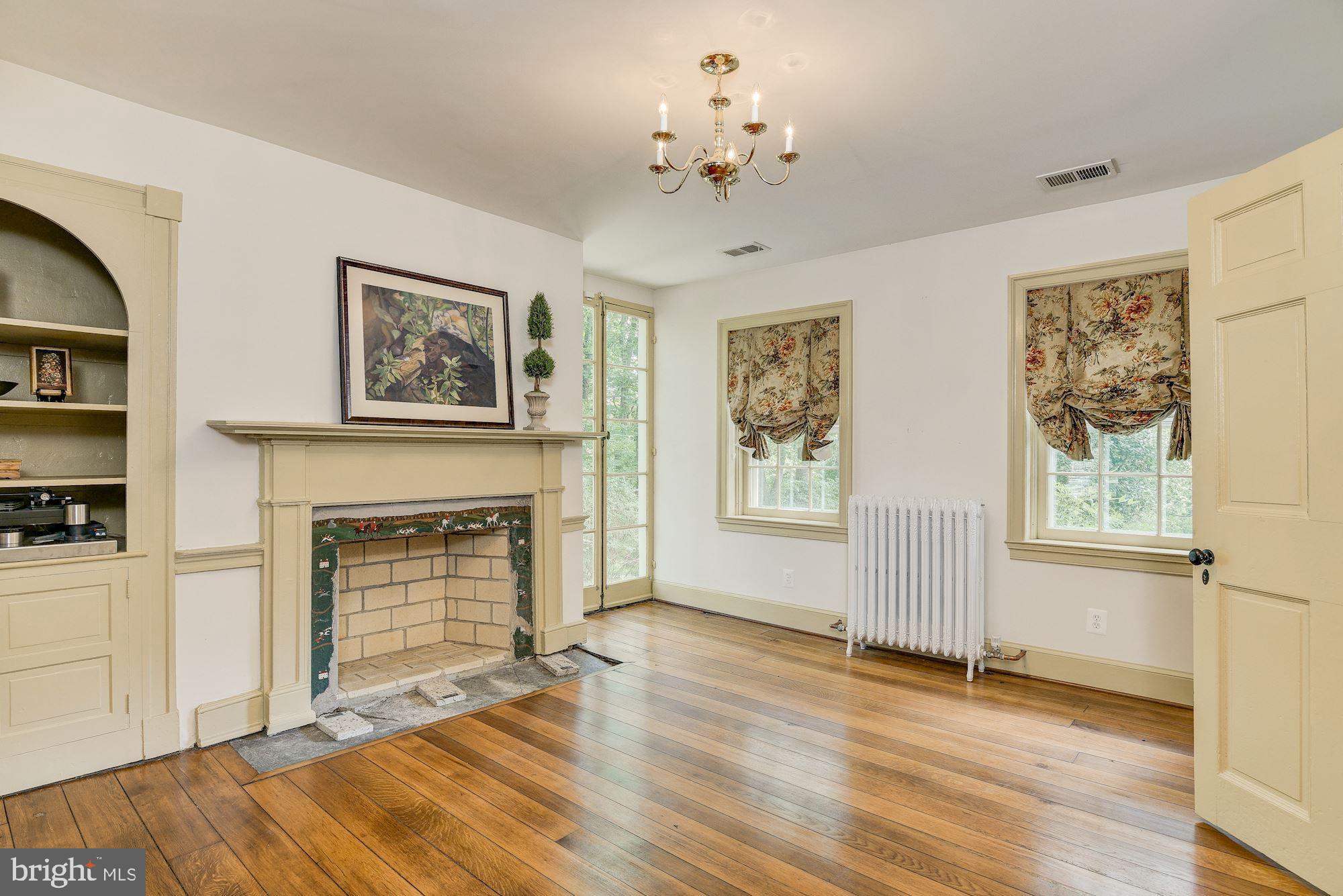 DELLABROOKE FOREST - Residential