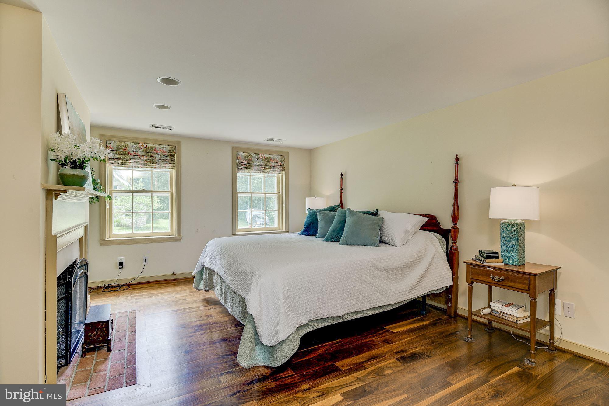 DELLABROOKE FOREST - Residential