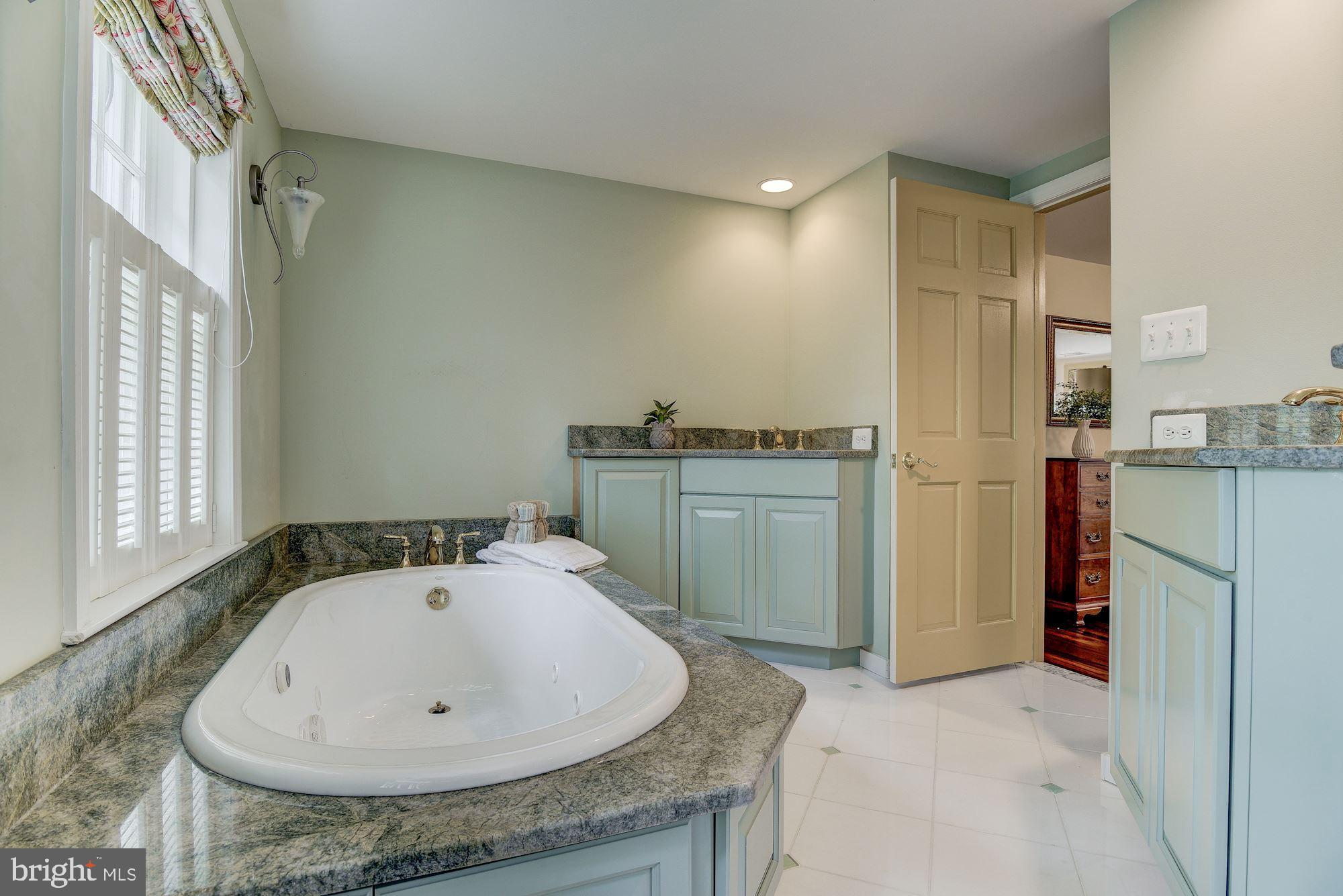 DELLABROOKE FOREST - Residential