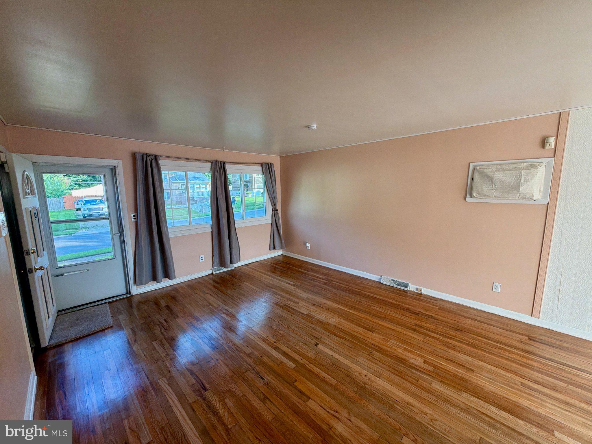 18 AQUILLA AVENUE