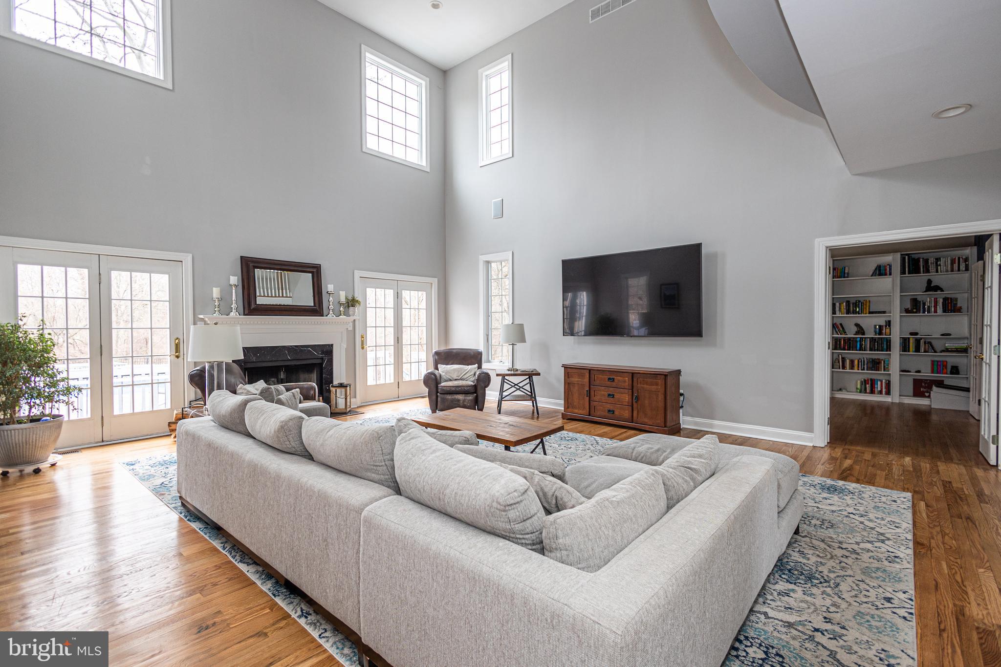 RIVER CROSSING - Residential