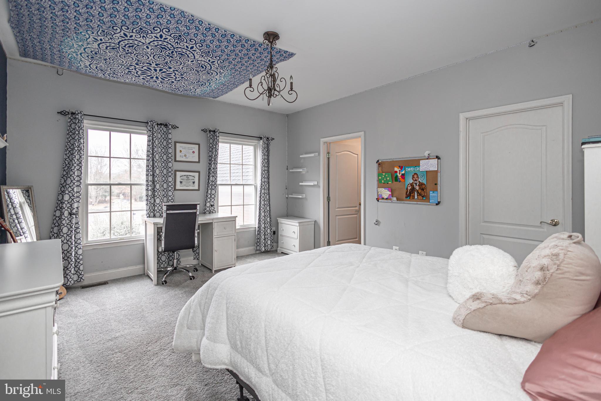 RIVER CROSSING - Residential