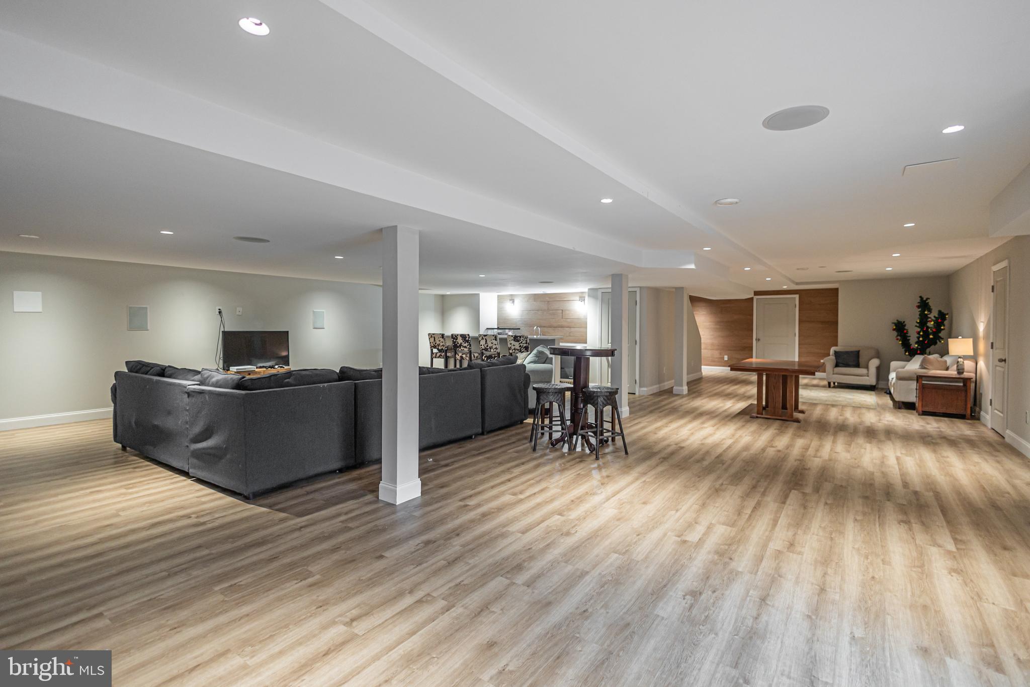 RIVER CROSSING - Residential