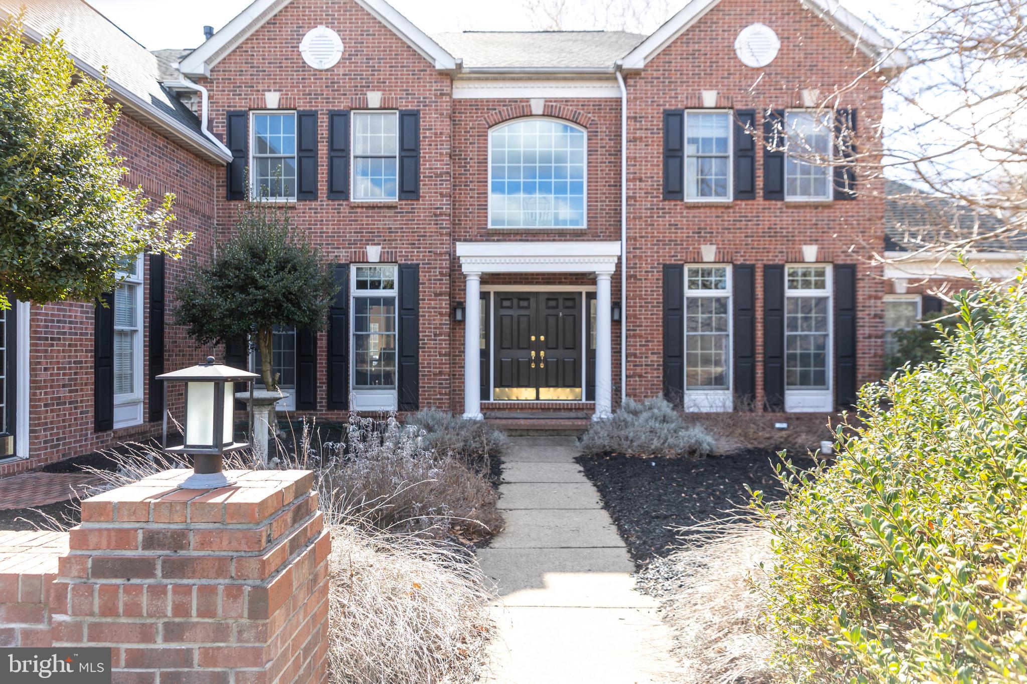 RIVER CROSSING - Residential