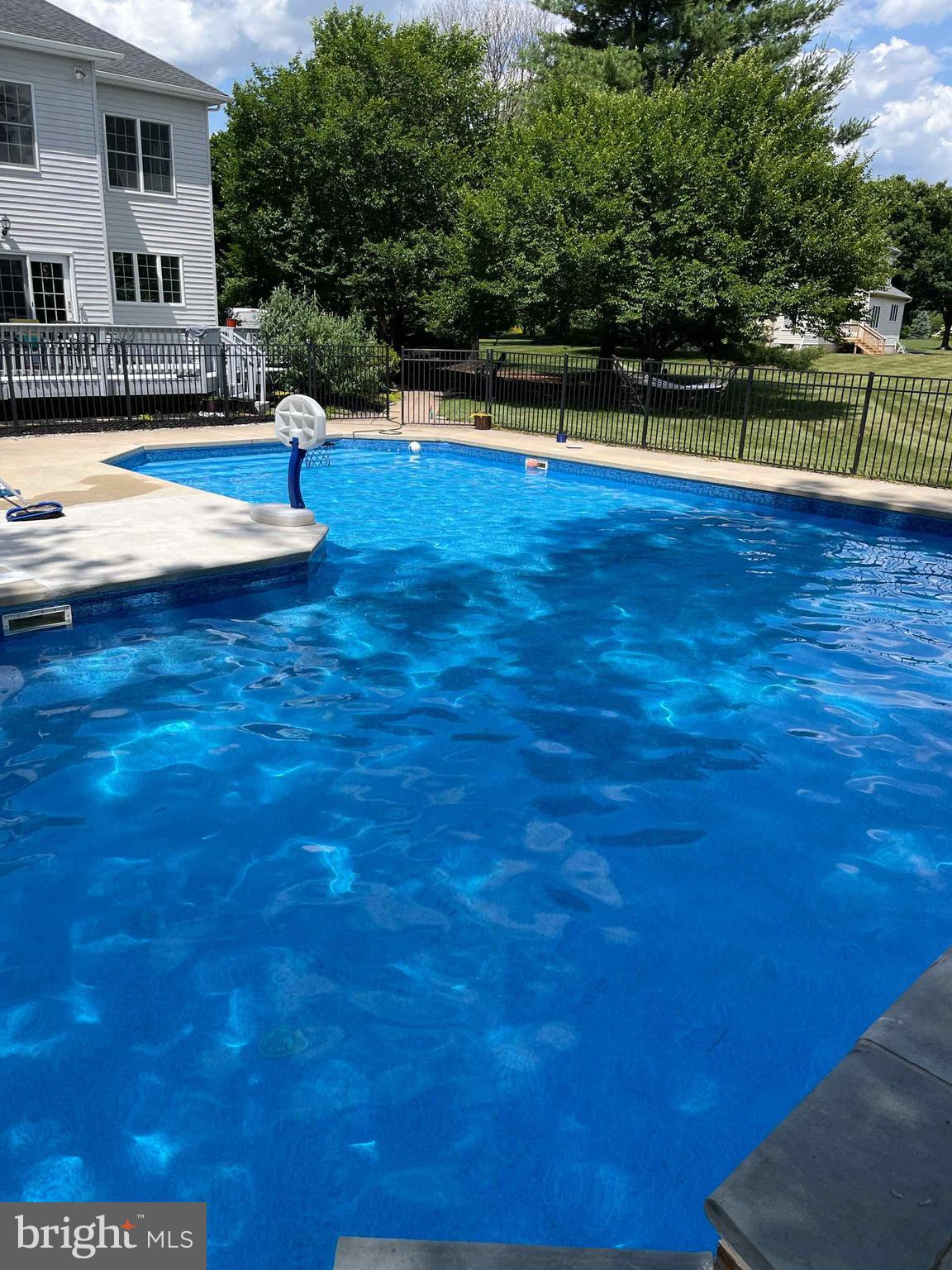 RIVER CROSSING - Residential