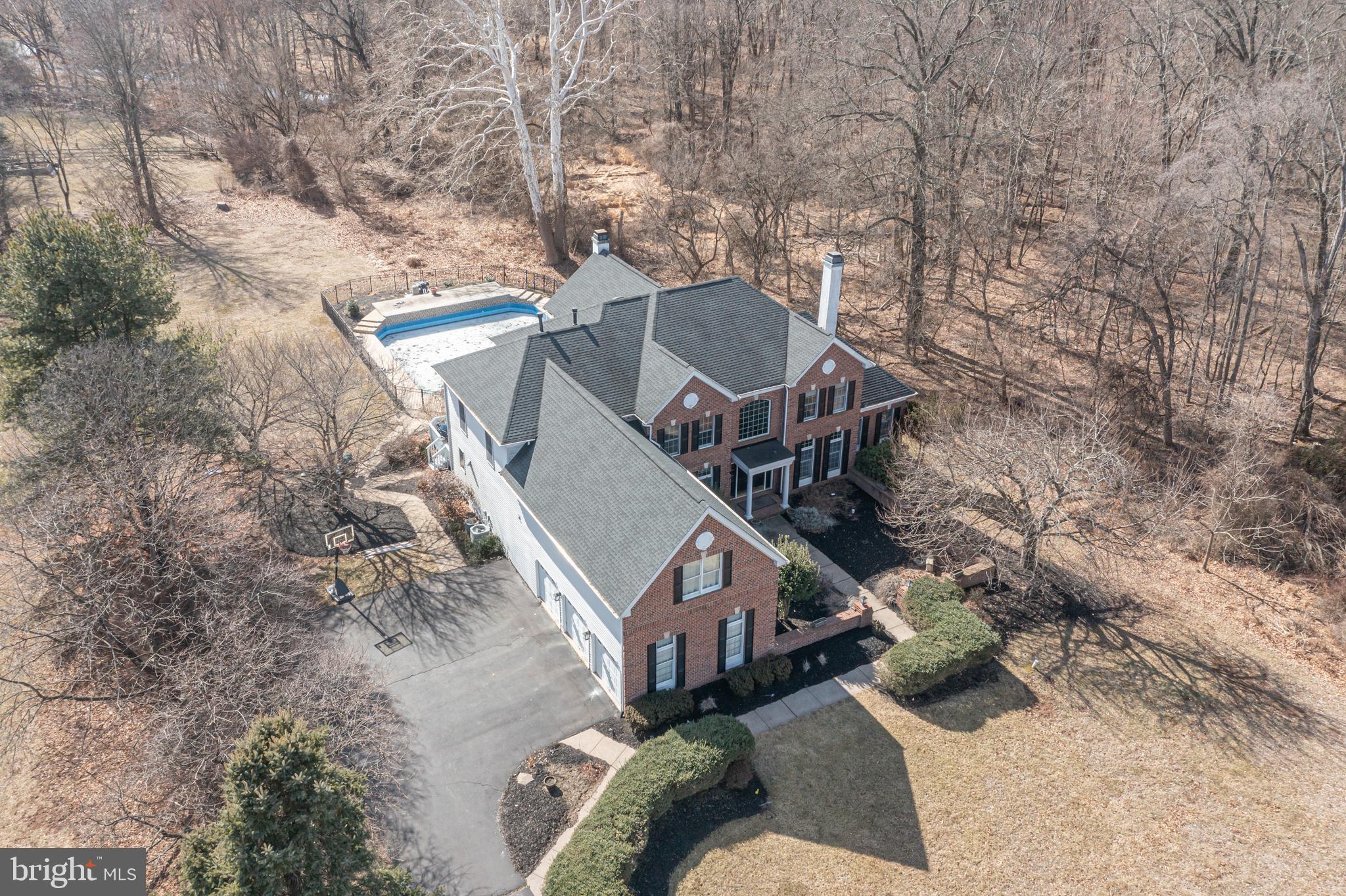 RIVER CROSSING - Residential