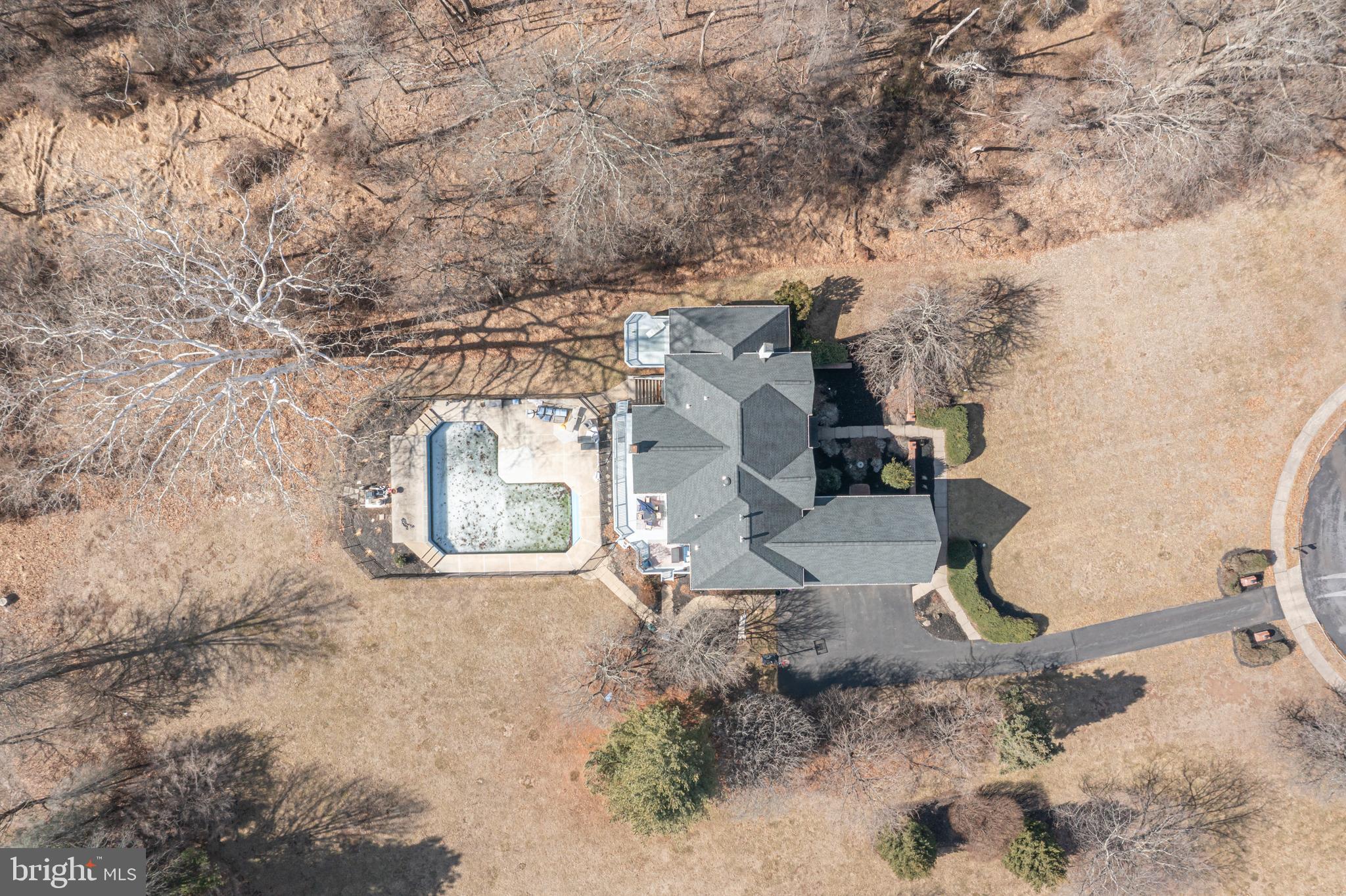 RIVER CROSSING - Residential