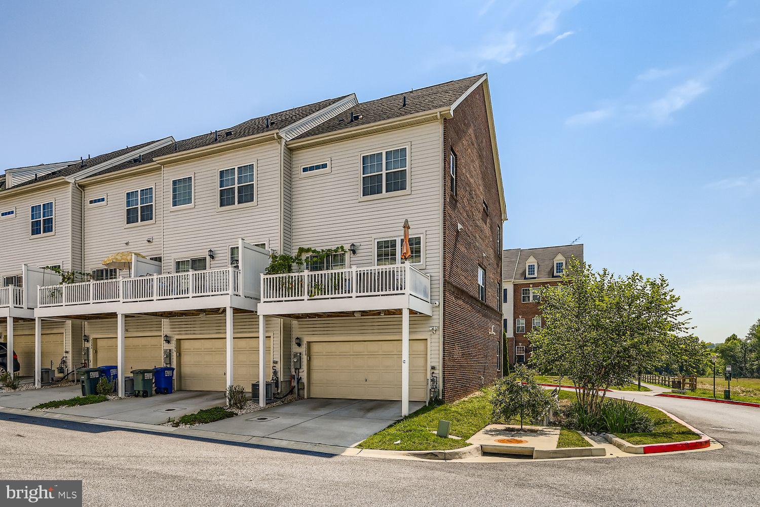 OXFORD SQUARE - Residential Lease