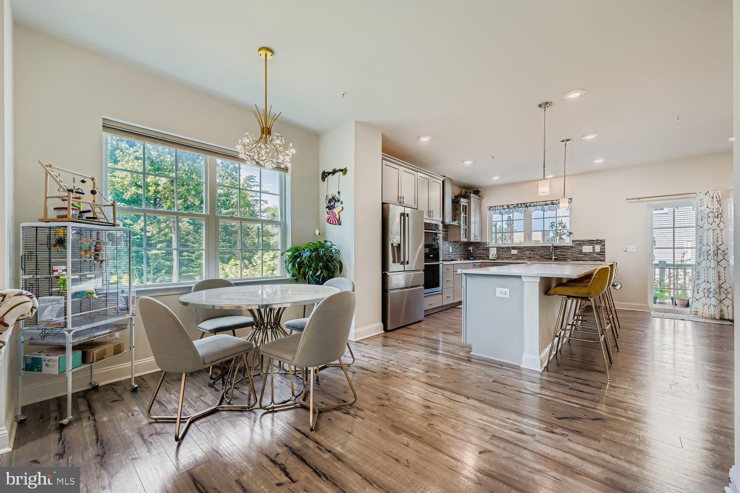 OXFORD SQUARE - Residential Lease