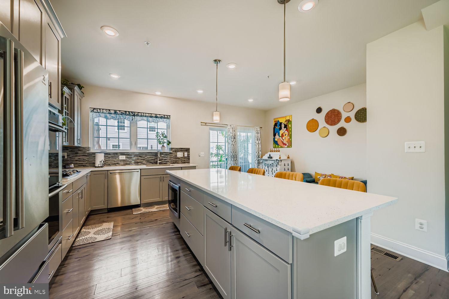 OXFORD SQUARE - Residential Lease