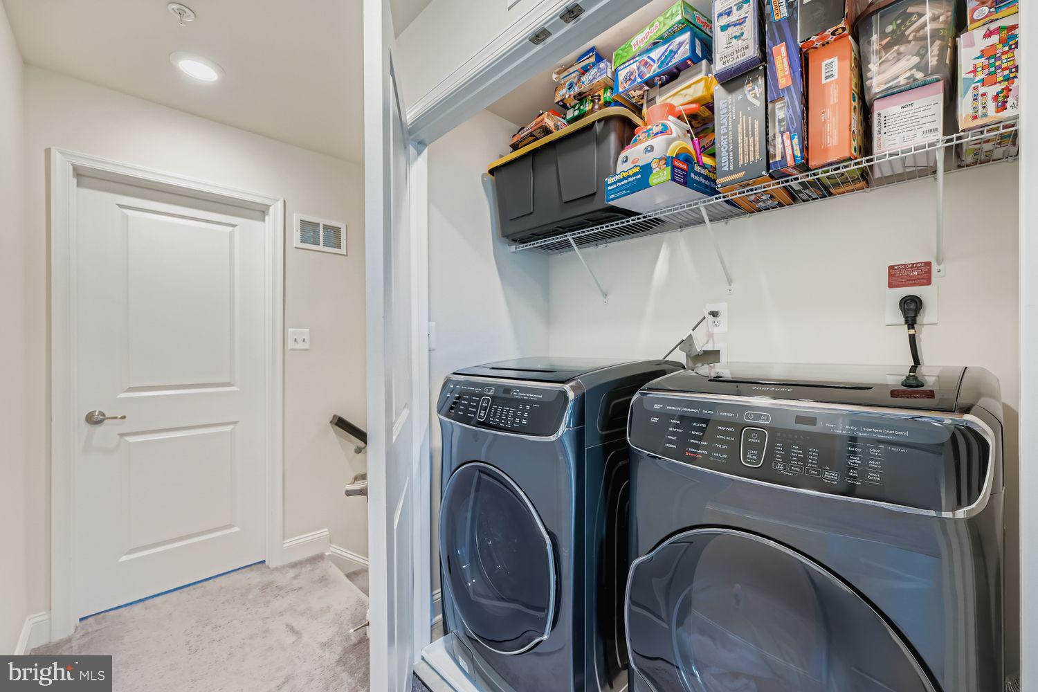 OXFORD SQUARE - Residential Lease