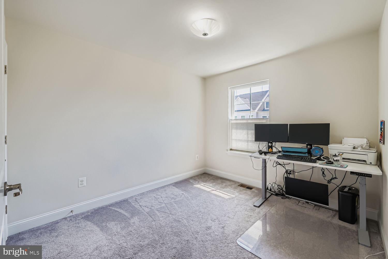 OXFORD SQUARE - Residential Lease