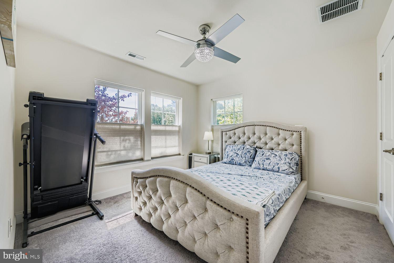 OXFORD SQUARE - Residential Lease