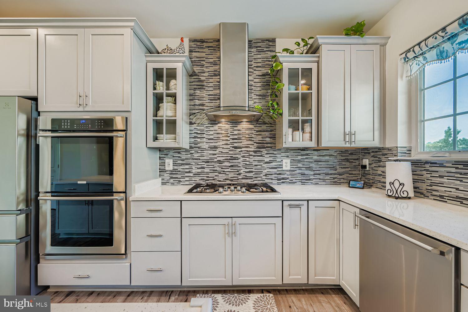 OXFORD SQUARE - Residential Lease