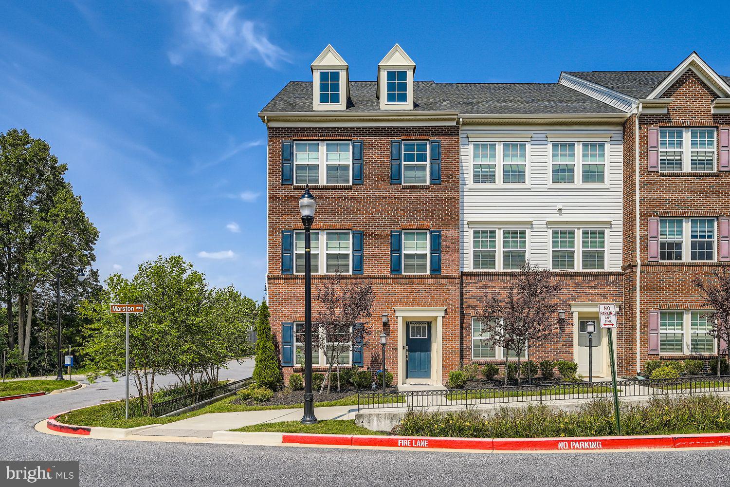 OXFORD SQUARE - Residential Lease