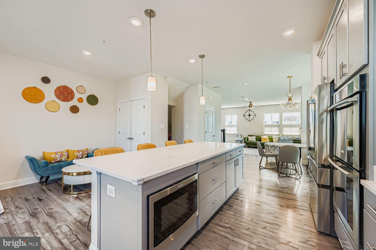 OXFORD SQUARE - Residential Lease