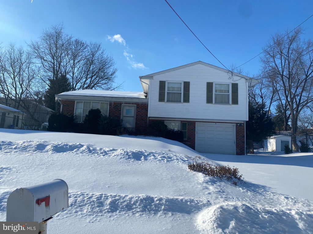 Photo of 9 Traverse Drive, PLYMOUTH MEETING, PA 19462 (MLS # PAMC2166792)