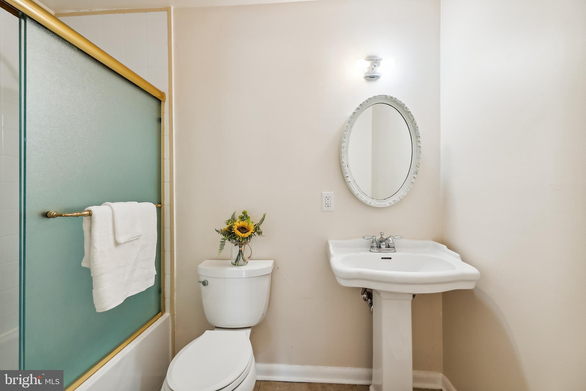 STRAWBERRY HILL EST SUB - Residential