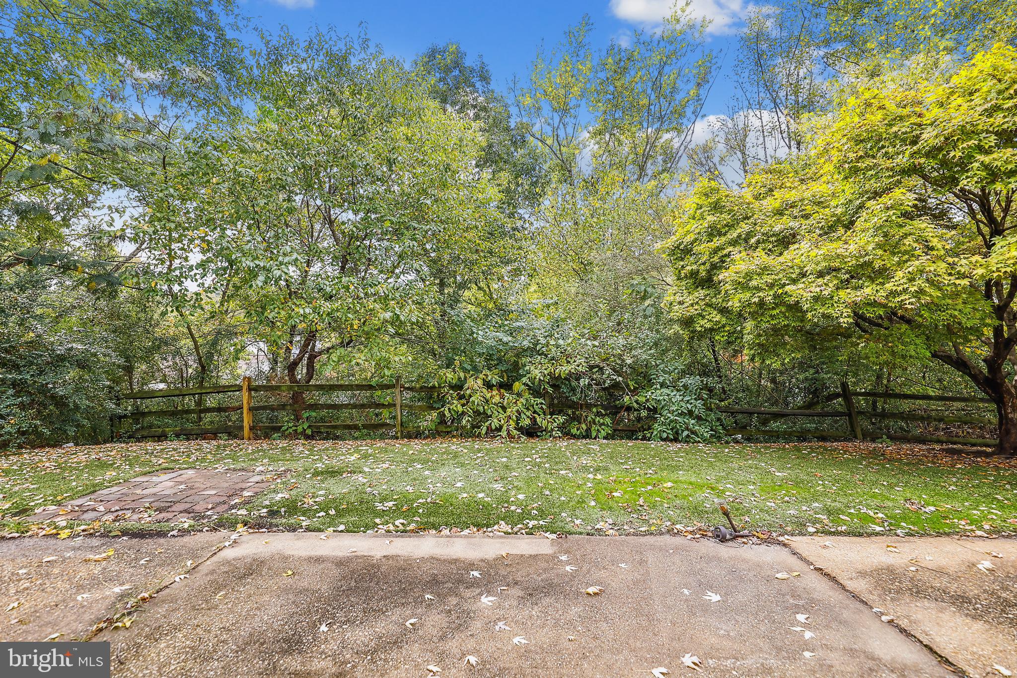 STRAWBERRY HILL EST SUB - Residential