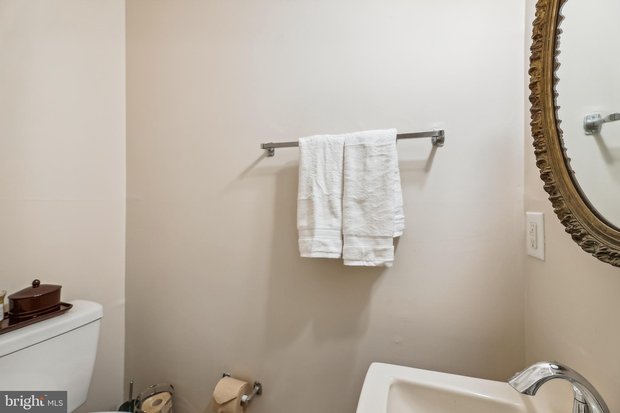 STRAWBERRY HILL EST SUB - Residential