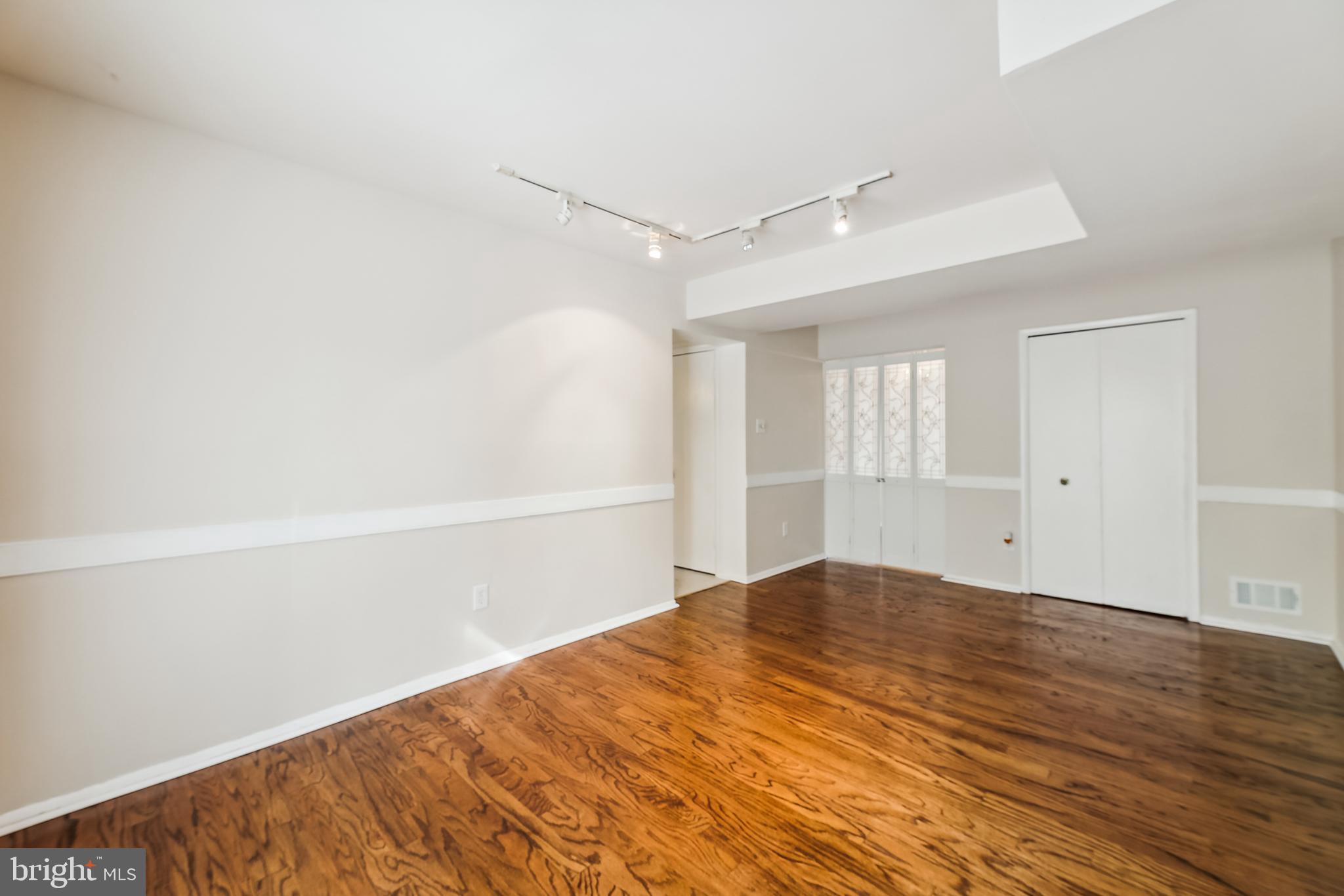 STRAWBERRY HILL EST SUB - Residential