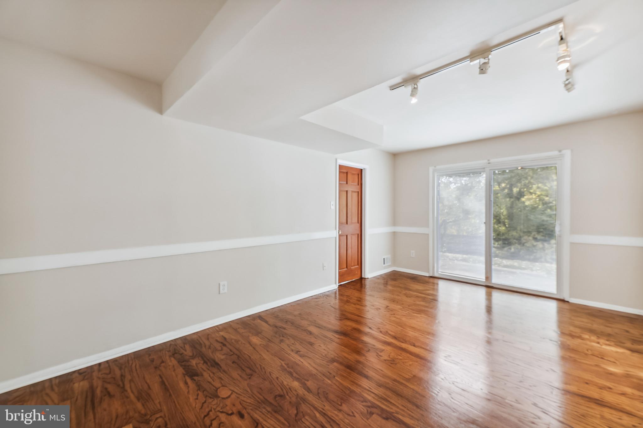 STRAWBERRY HILL EST SUB - Residential