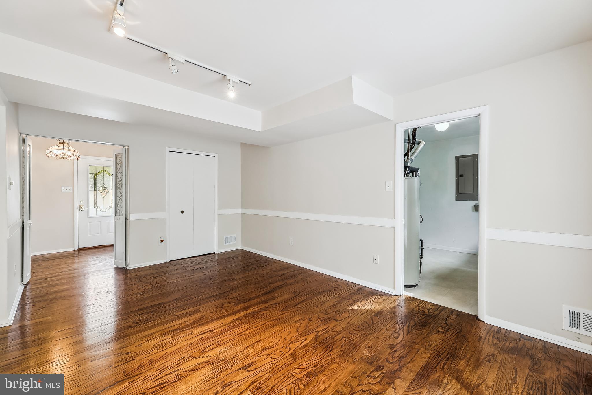 STRAWBERRY HILL EST SUB - Residential