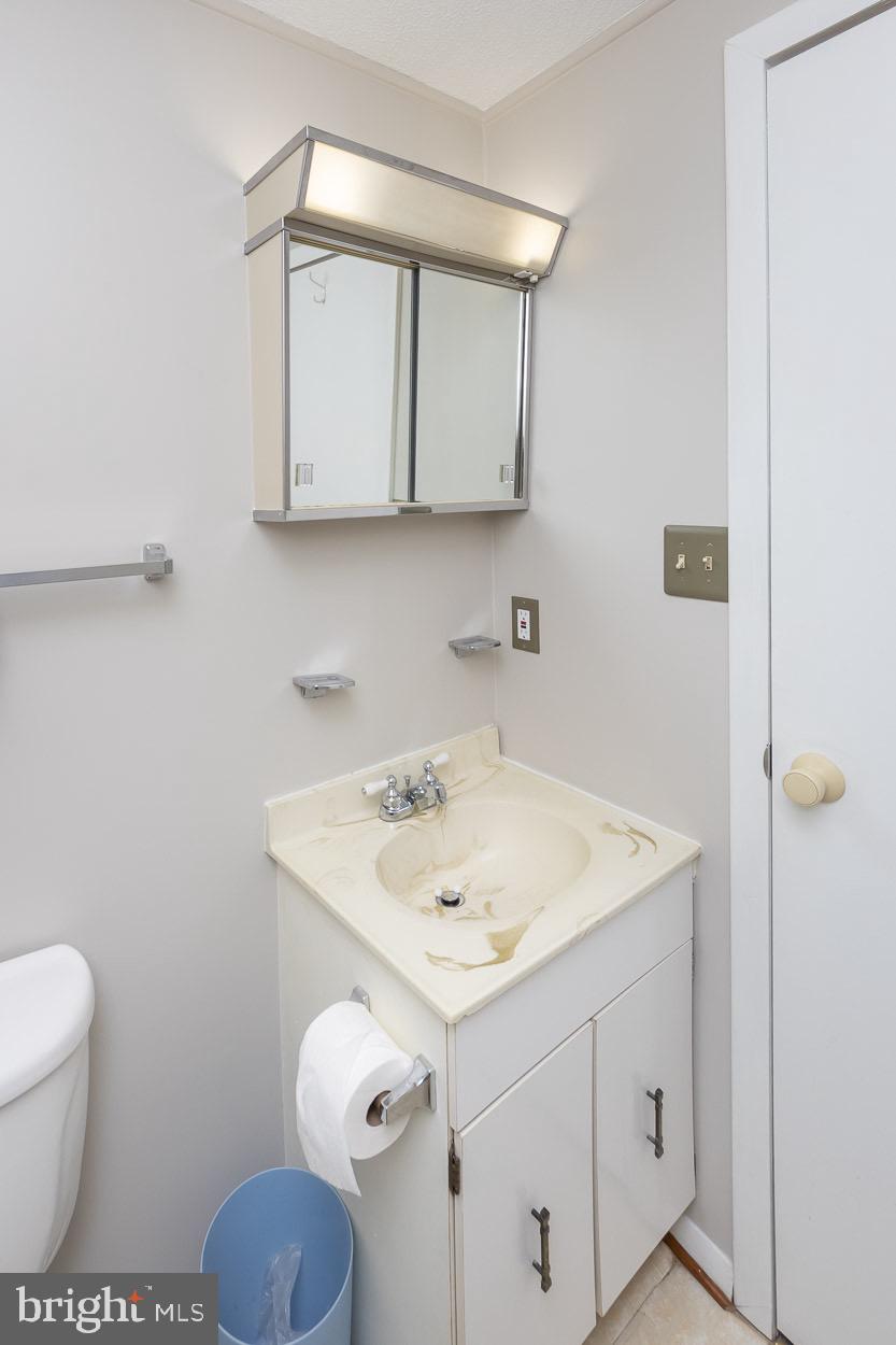 OAK HURST - Residential Lease