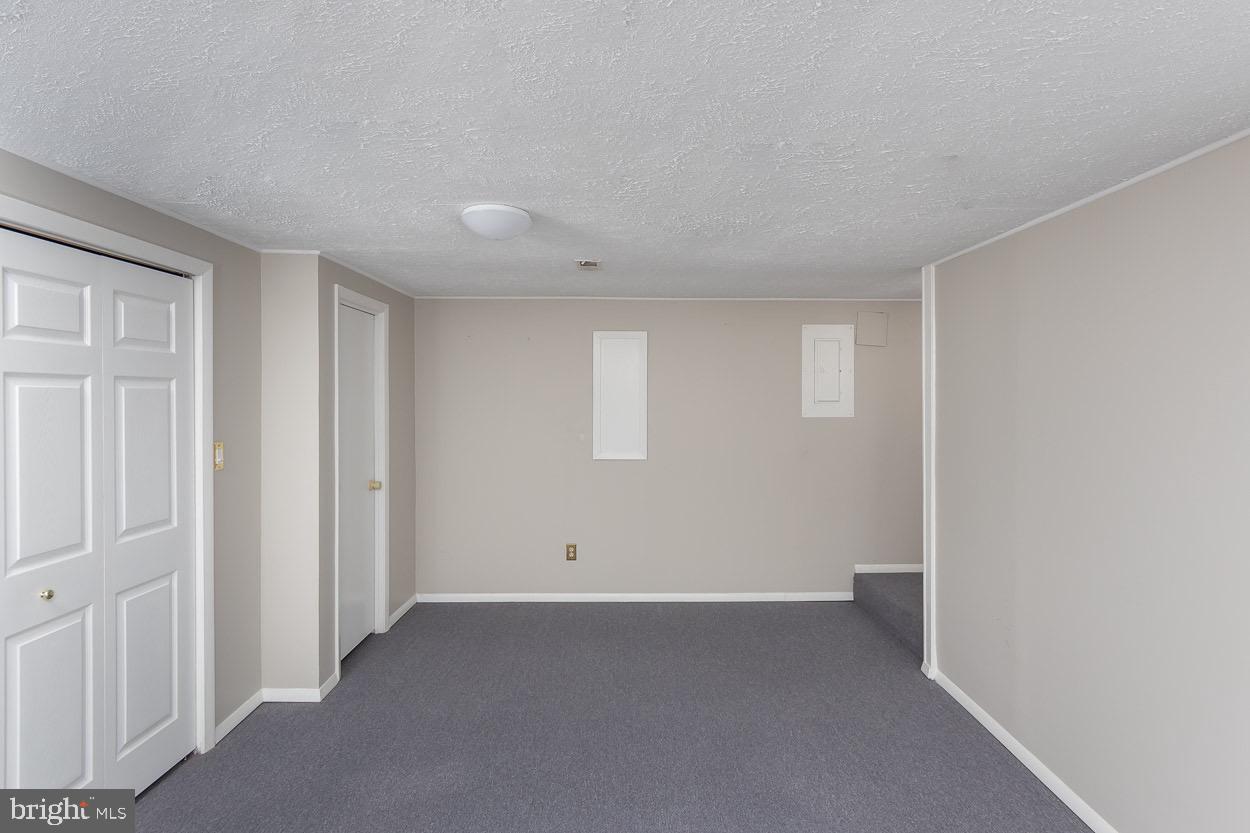 OAK HURST - Residential Lease