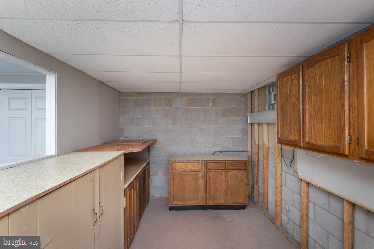 OAK HURST - Residential Lease