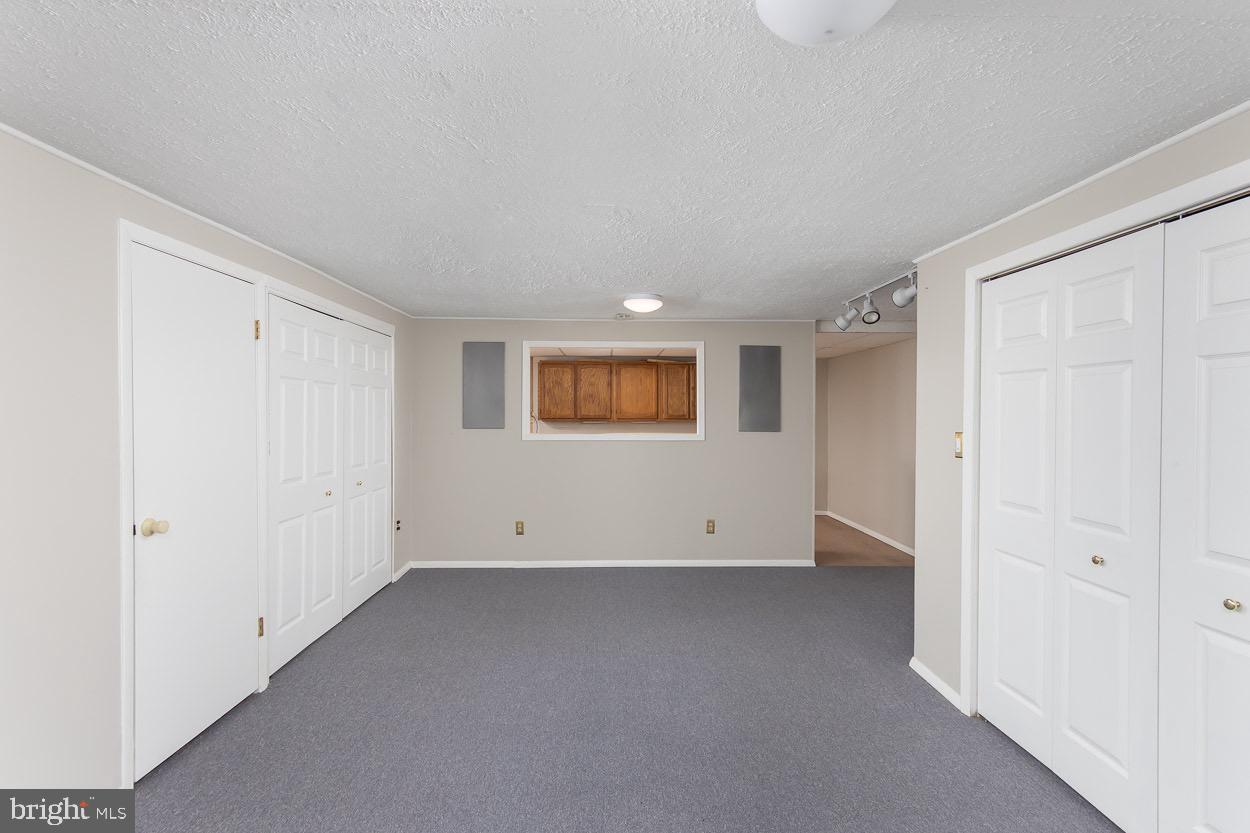 OAK HURST - Residential Lease