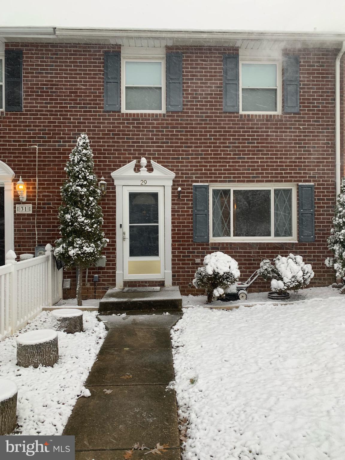 OAK HURST - Residential Lease