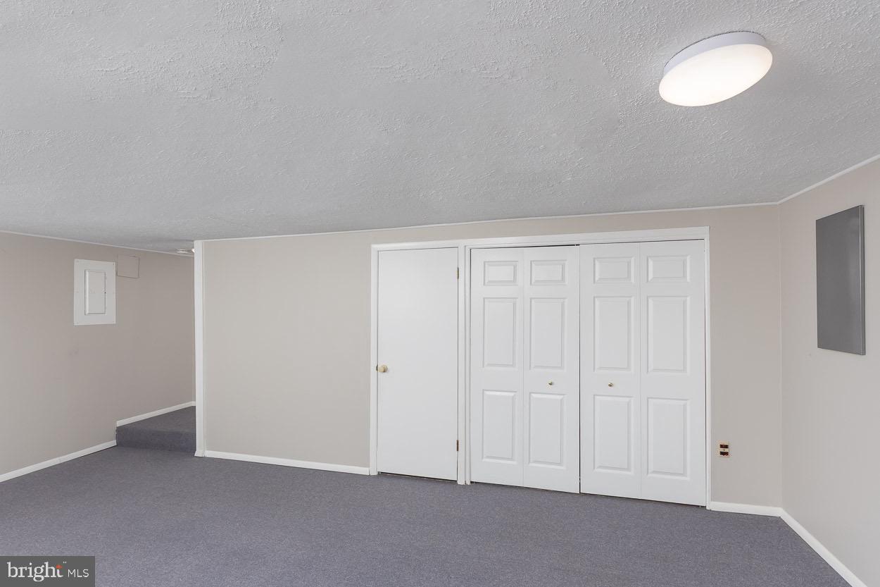 OAK HURST - Residential Lease