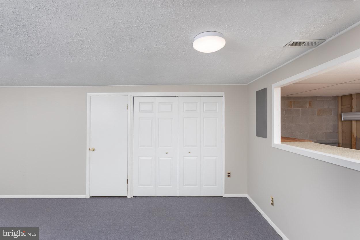 OAK HURST - Residential Lease