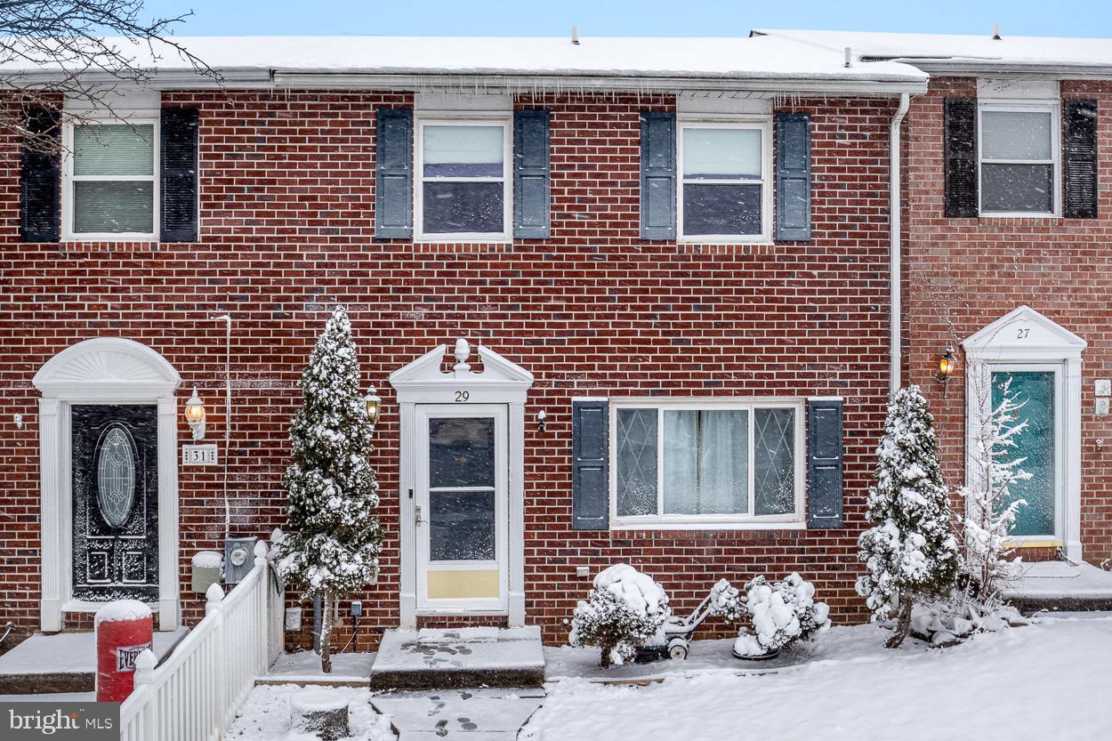 OAK HURST - Residential Lease