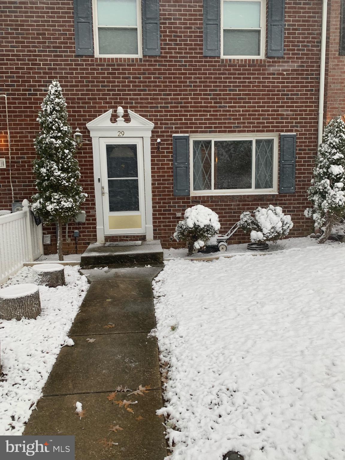 OAK HURST - Residential Lease