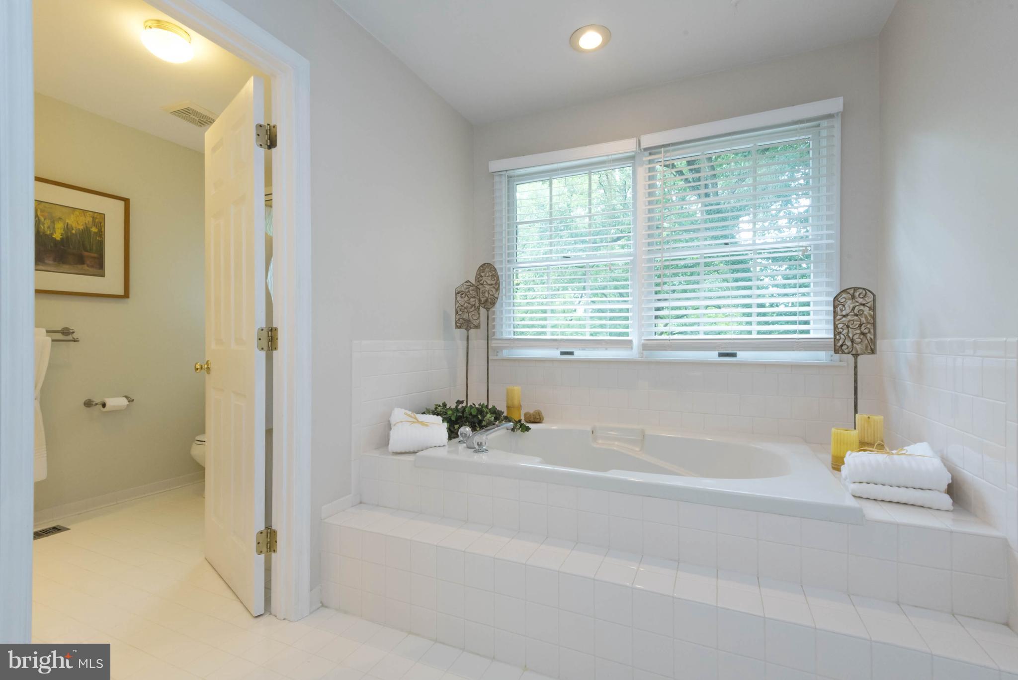 ARNOLD VILLAGE - Residential