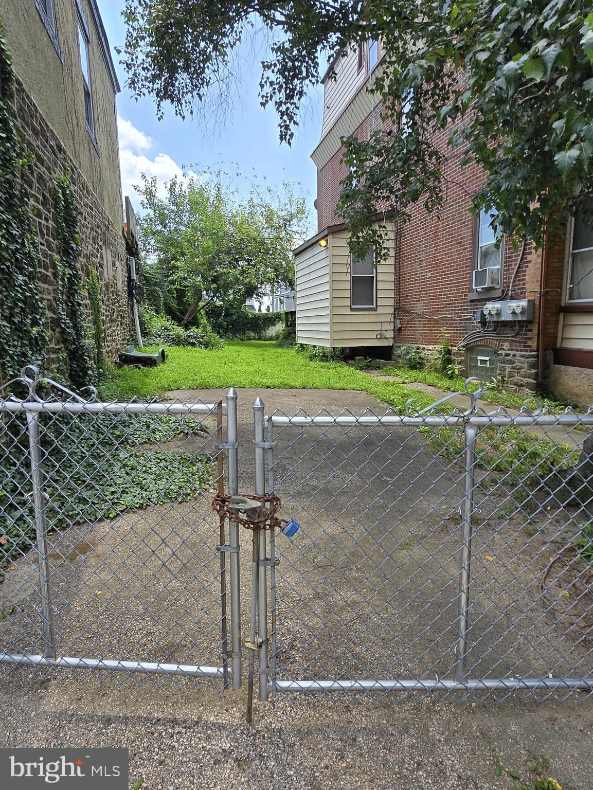220 E TABOR ROAD