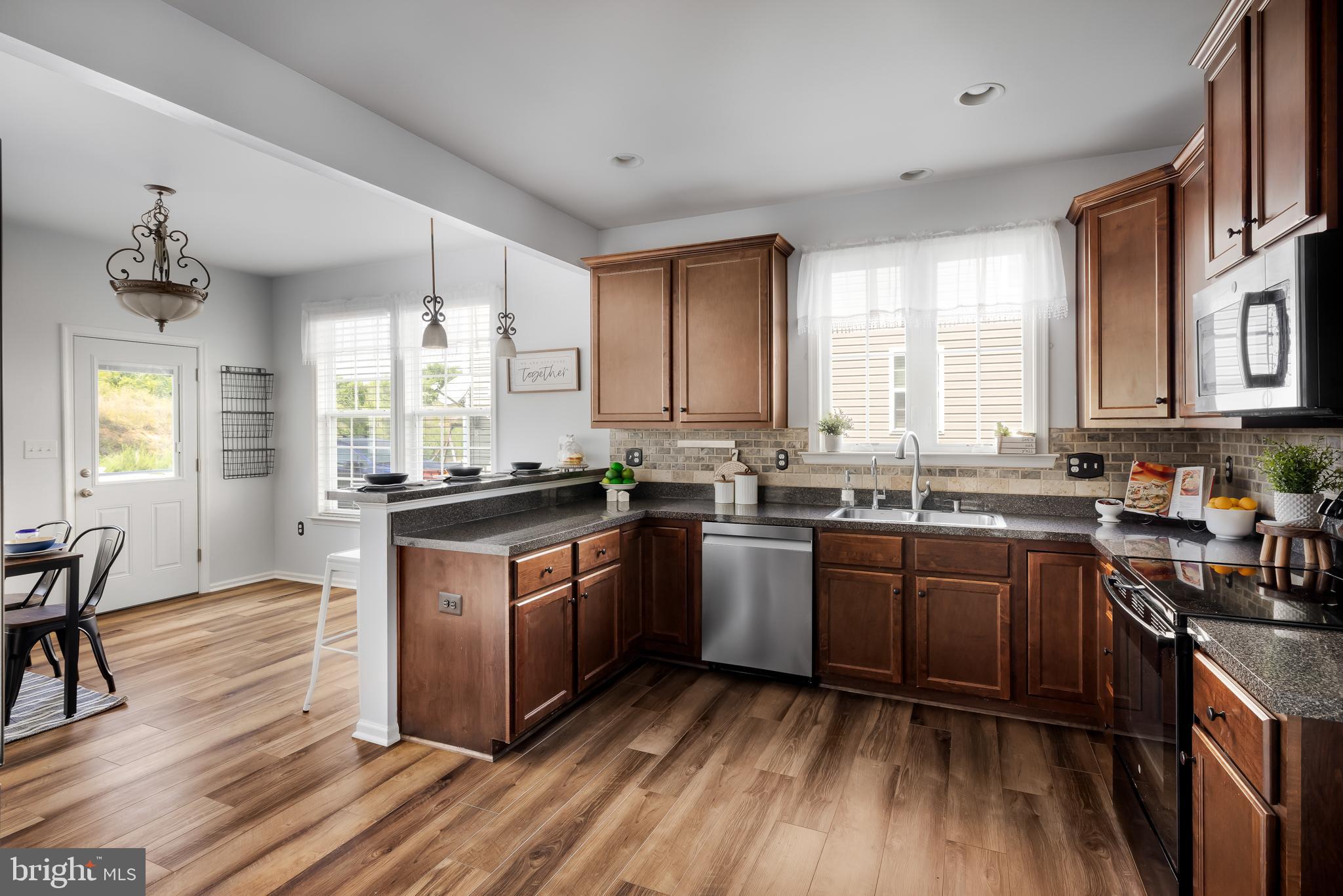 LAKELAND PLACE - Residential