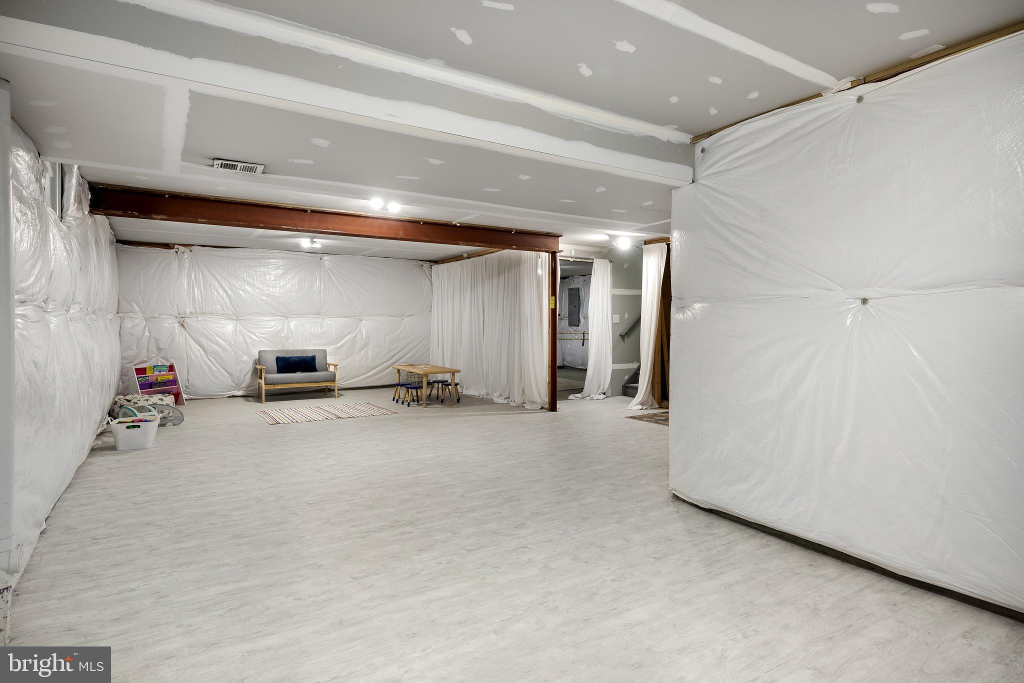 LAKELAND PLACE - Residential