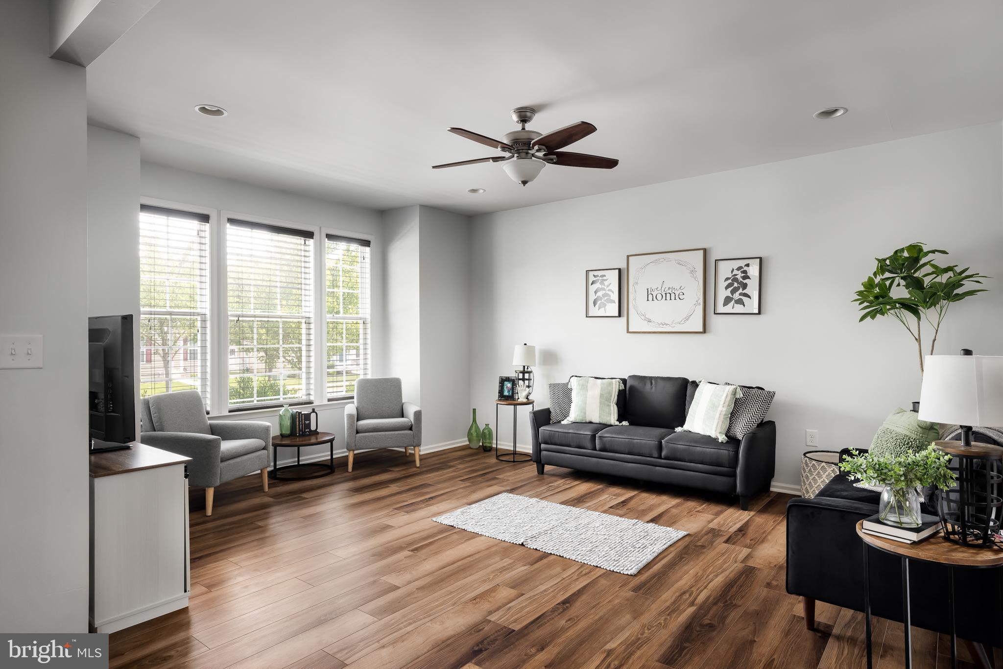 LAKELAND PLACE - Residential