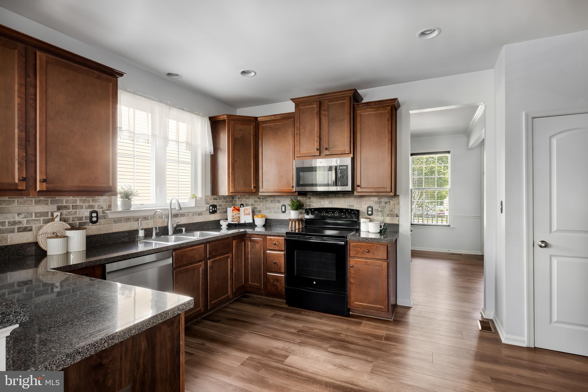 LAKELAND PLACE - Residential