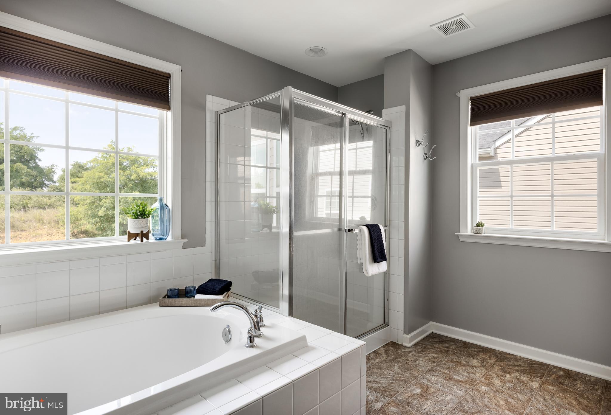 LAKELAND PLACE - Residential