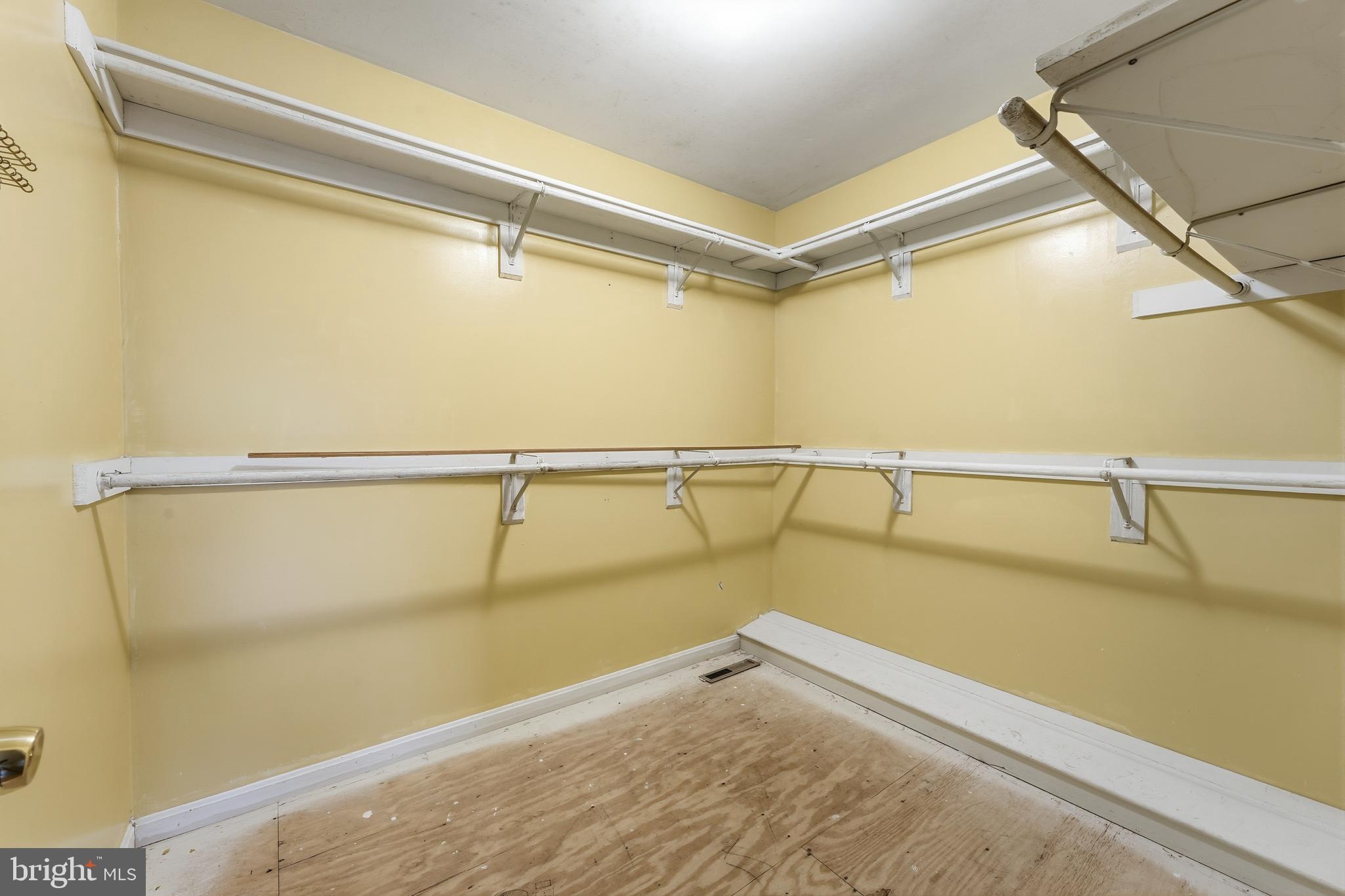 NORRIS RUN WOODS - Residential