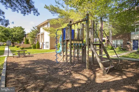 1699 Yale Place Unit 3BR-410, Rockville, MD MLS: MDMC2179068