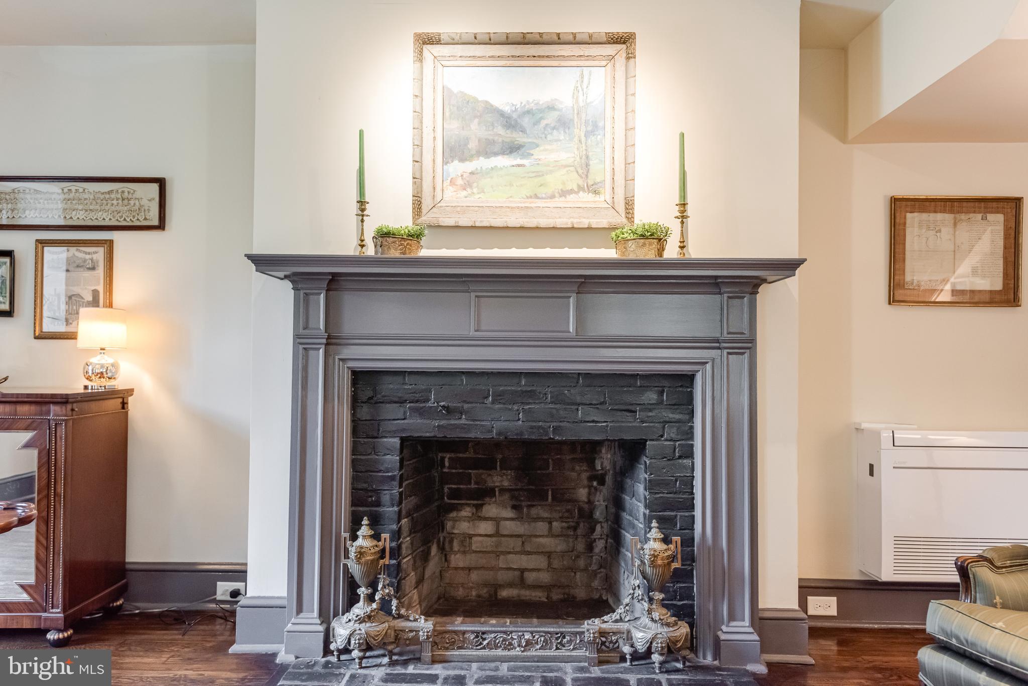 CHESTNUT HILL - Residential