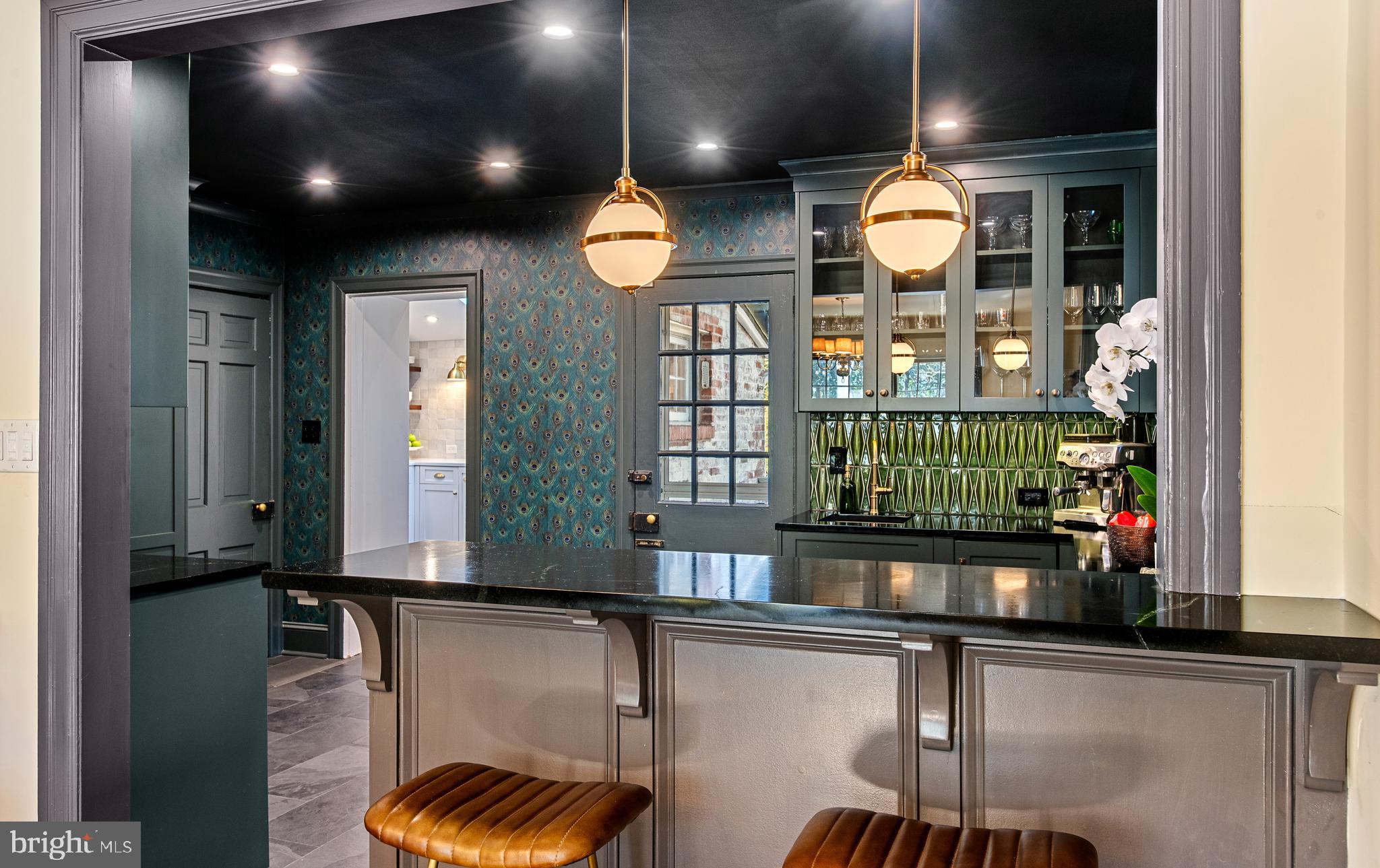 CHESTNUT HILL - Residential