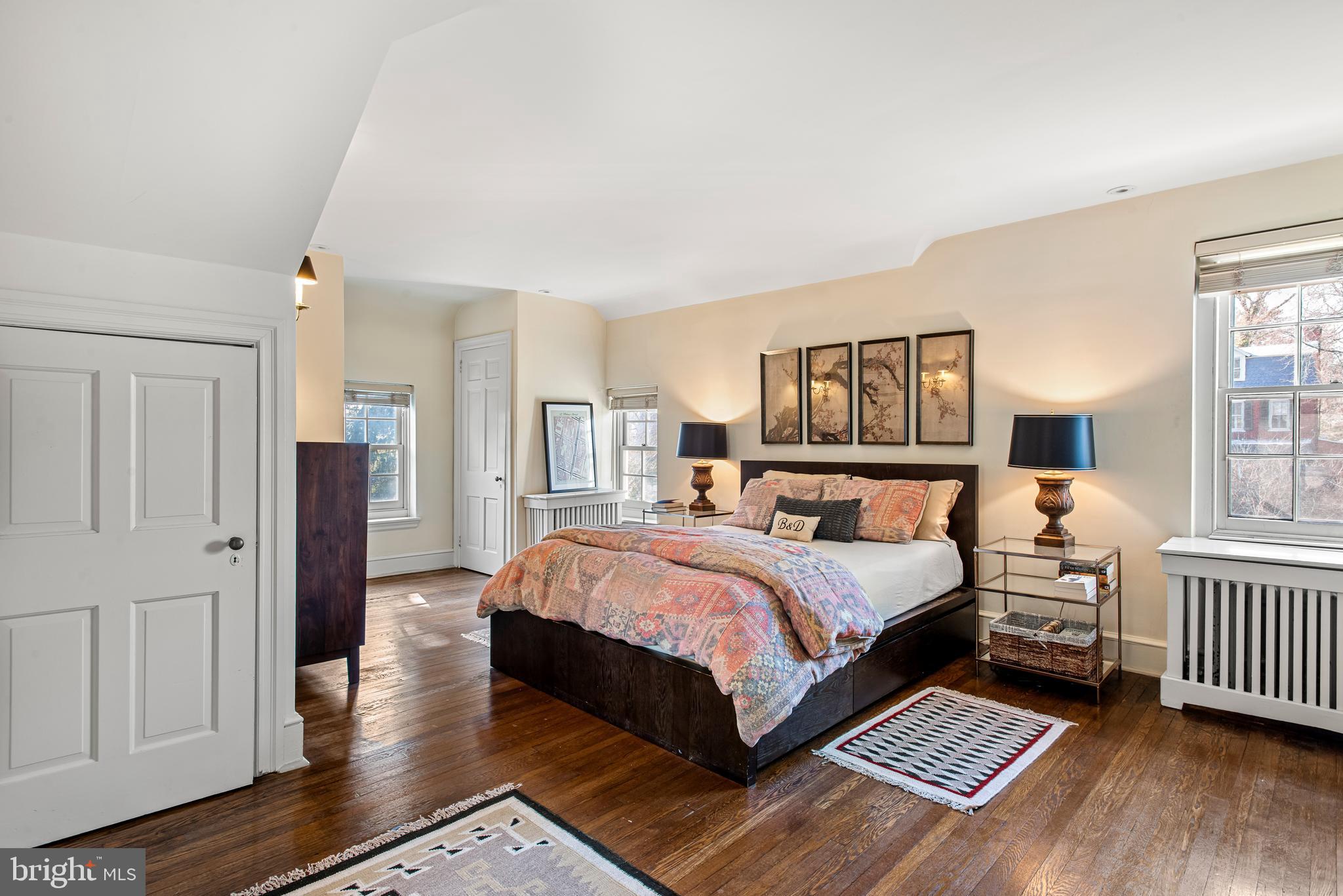 CHESTNUT HILL - Residential