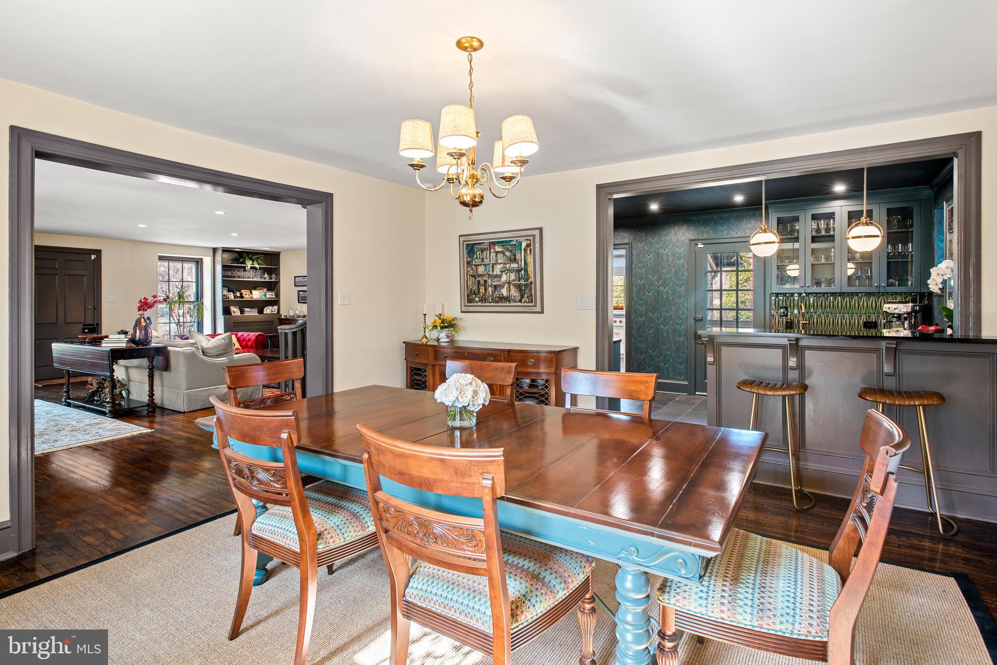 CHESTNUT HILL - Residential